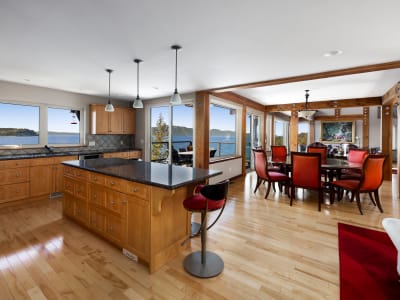 Luxury estate at 9987 Welcome Wynd, Halfmoon Bay, BC — photo 9
