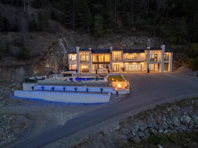 Luxury estate at 112 Sunset Boulevard, Vernon, BC — photo 1