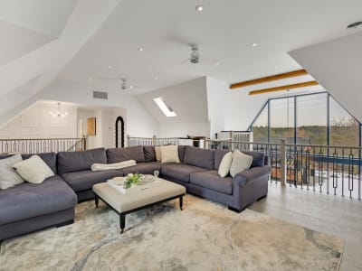 Luxury estate at 140 Ravendale Court, Vaughan, ON — photo 11