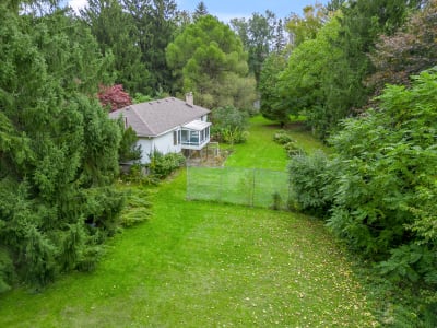 Luxury estate at 49 Thornwood Drive, Hamilton, ON — photo 9