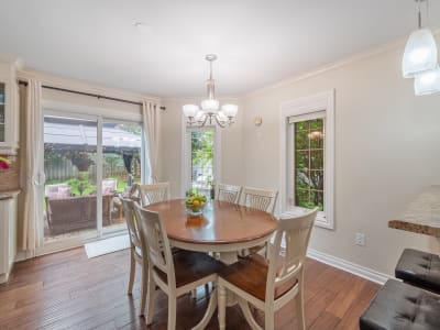 Luxury estate at 63 Deerglen Terrace, Aurora, ON — photo 9