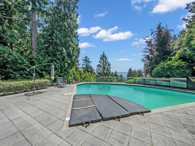 Luxury estate at 4668 Clovelly Walk, West Vancouver, BC — photo 11