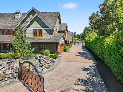 Luxury estate at 3228 164A Street, Surrey, BC — photo 36
