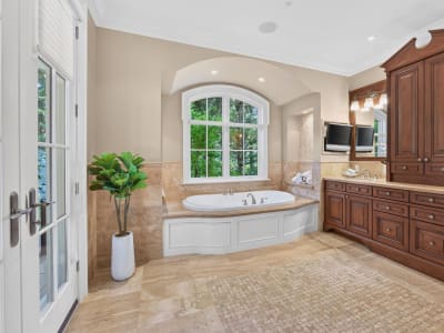 Luxury estate at 1396 Crescent Road, Mississauga, ON — photo 12
