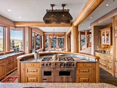 Luxury estate at 3820 Sunridge Drive, Whistler, BC — photo 9