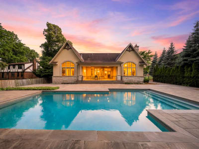 Luxury estate at 1098 Lakeshore Road West, Oakville, ON — photo 6