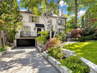 Luxury estate at 27 Strathgowan Crescent, Toronto, ON — photo 1