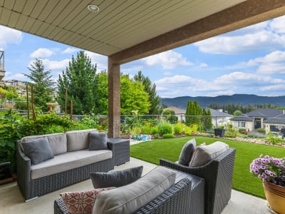 Luxury estate at 3069 Bridlehill Drive, West Kelowna, BC — photo 2
