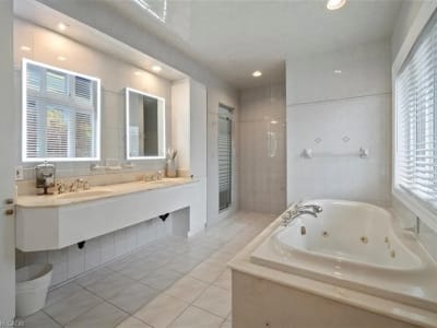 Luxury estate at 381 Queen Street South, Hamilton, ON — photo 15