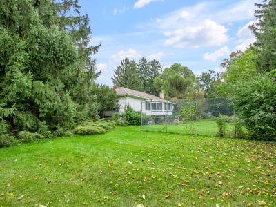 Luxury estate at 49 Thornwood Drive, Hamilton, ON — photo 15