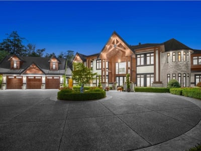 Luxury estate at 8486 Harvie Road, Surrey, BC — photo 2