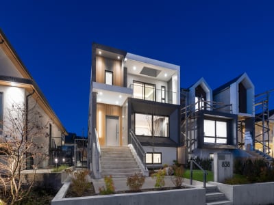 Luxury estate at 838 East 14th Street, North Vancouver, BC — photo 2