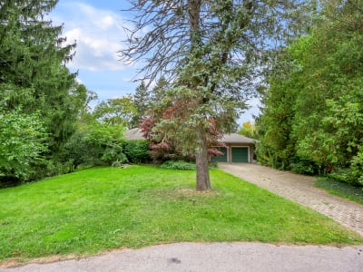 Luxury estate at 49 Thornwood Drive, Hamilton, ON — photo 3