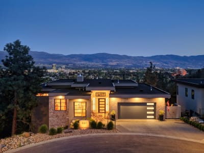Luxury estate at 861 Boynton Place, Kelowna, BC — photo 2