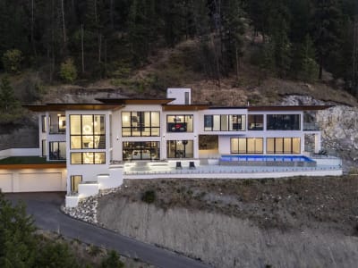Luxury estate at 120 Sunset Boulevard, Vernon, BC — photo 3