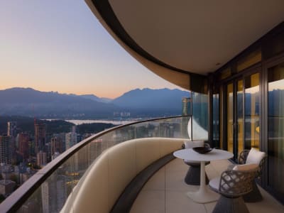 Luxury estate at 1033 Nelson Street, Vancouver, BC — photo 2
