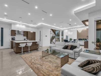 Luxury estate at 929 Canyon Boulevard, North Vancouver, BC — photo 13