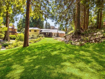Luxury estate at 3965 Viewridge Place, West Vancouver, BC — photo 1