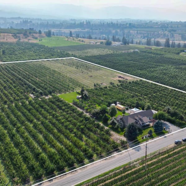 5-bedroom luxury home in 1429 Teasdale Road, Kelowna, BC