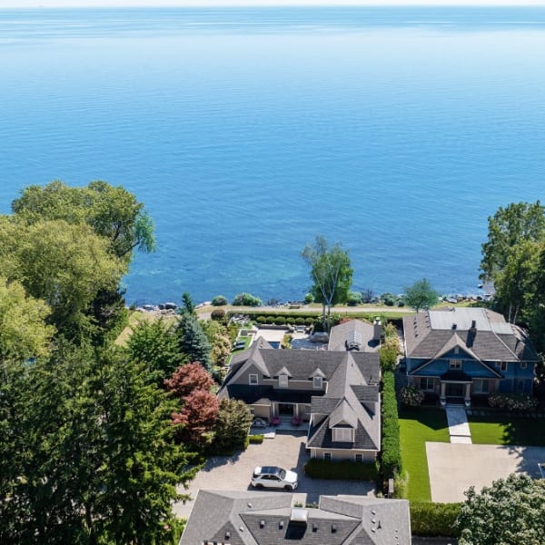 5-bedroom luxury home in 8 Chartwell Road, Oakville, ON