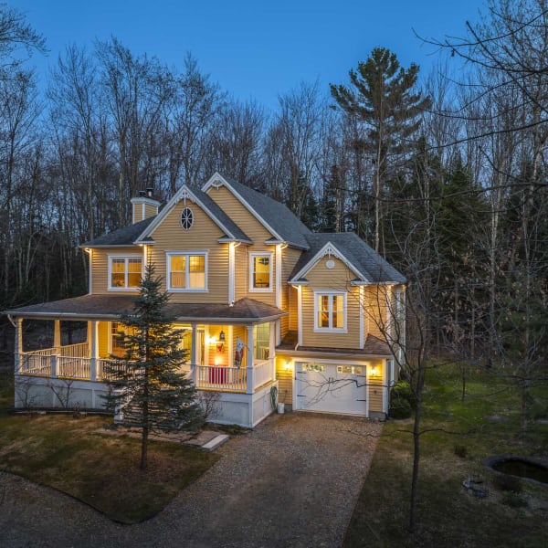 4-bedroom luxury home in 149 Rue Jackson Heights, North Hatley, QC