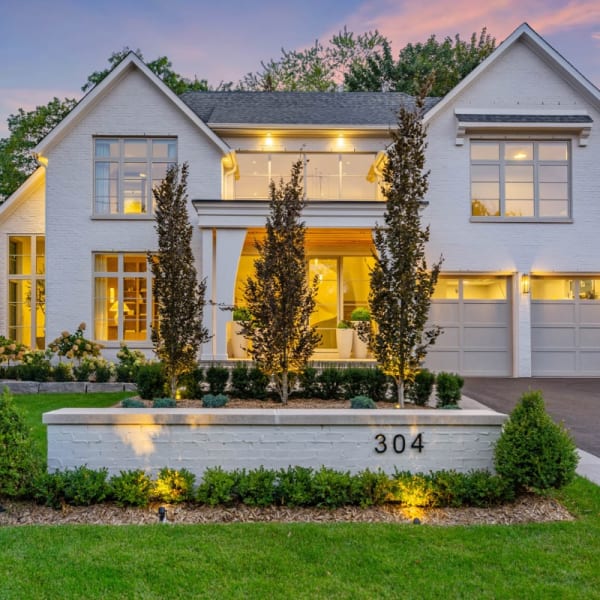 5-bedroom luxury home in 304 Pomona Avenue, Burlington, ON