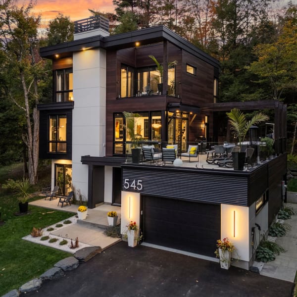 4-bedroom luxury home in 545 Rue Bordeleau, Magog, QC
