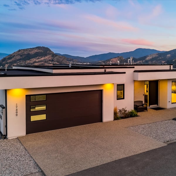 3-bedroom luxury home in 17499 Sanborn Street, Summerland, BC