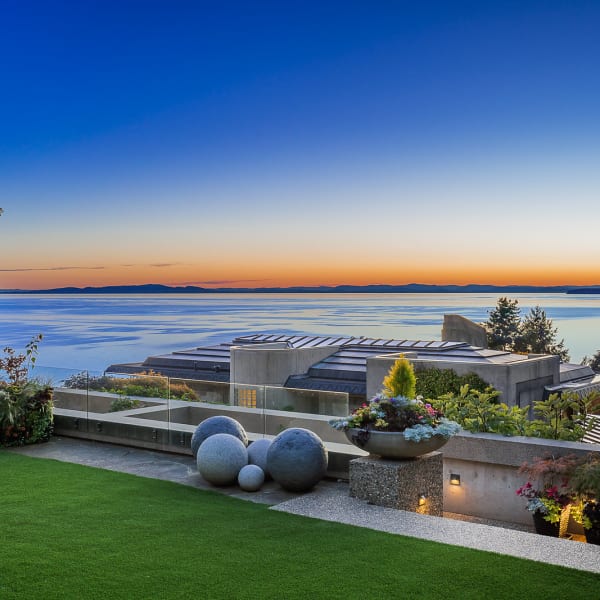 luxury home in White Rock, BC