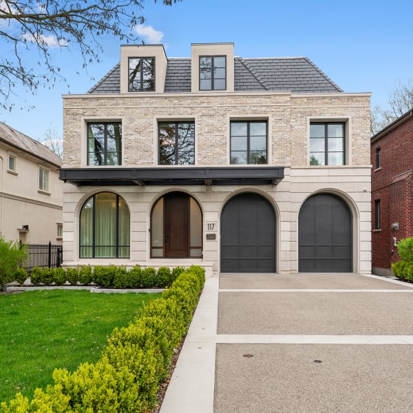 6-bedroom luxury home in 117 Yonge Boulevard, Toronto, ON