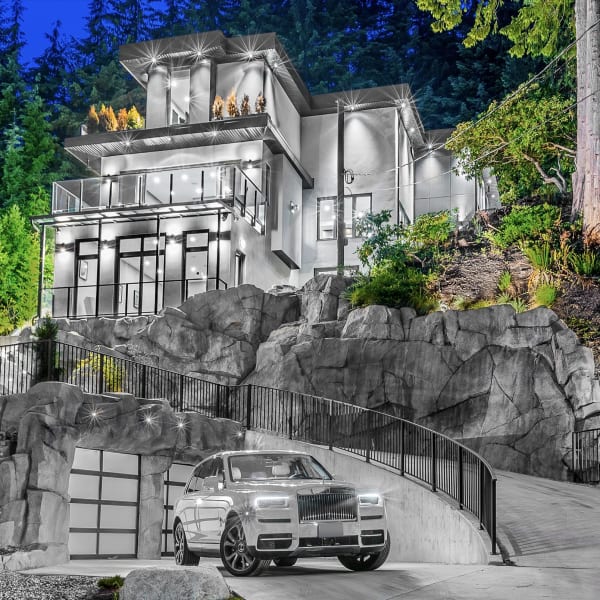 6-bedroom luxury home in 594 Craigmohr Drive, West Vancouver