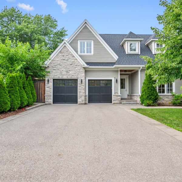 5-bedroom luxury home in 1077 Bridge Road, Oakville, ON