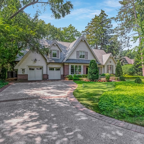 5-bedroom luxury home in 190 Donnelly Drive, Mississauga, ON