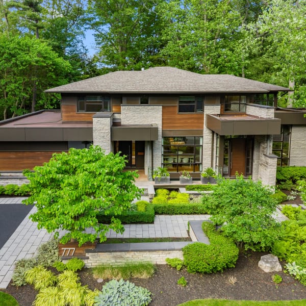 5-bedroom luxury home in 777 Shadeland Avenue, Burlington, ON