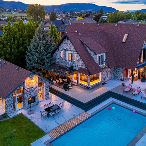 4-bedroom luxury home in 3105 Thacker Drive, West Kelowna, BC