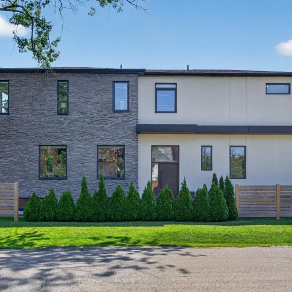 6-bedroom luxury home in 1047 Meredith Avenue, Mississauga, ON