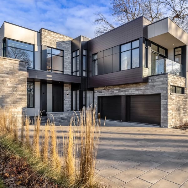 4-bedroom luxury home in 45 Place Kathleen Laing, Dorval, QC