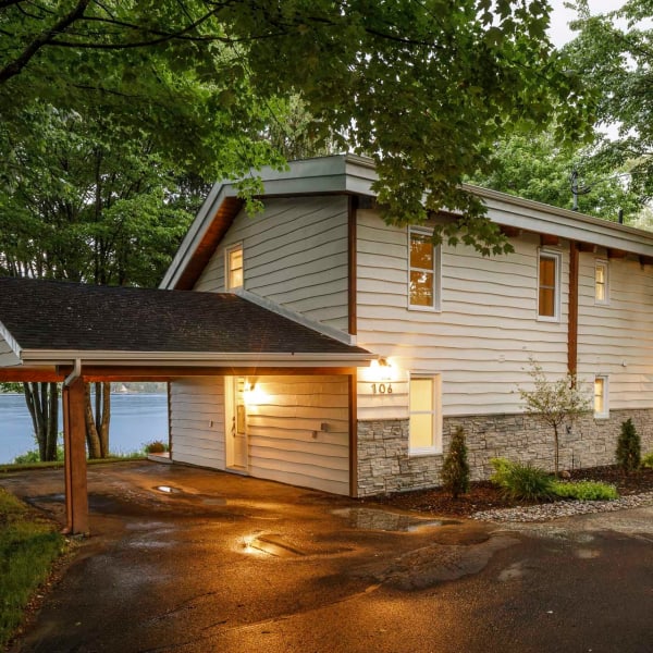 3-bedroom luxury home in 106 Rue Bernard, Magog, QC