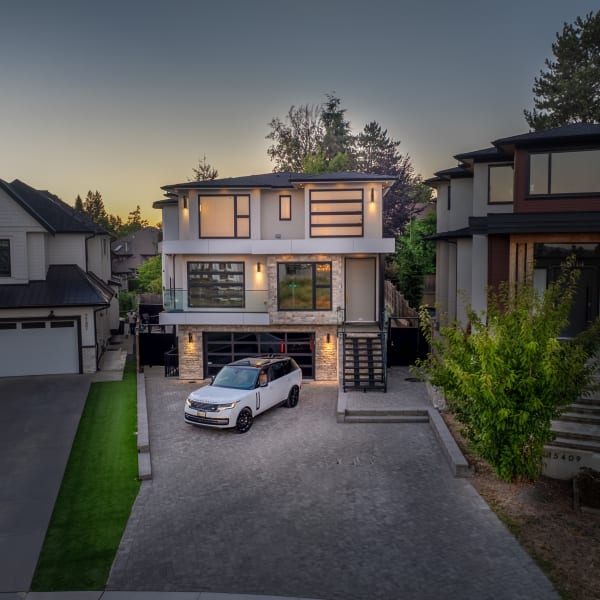 7-bedroom luxury home in 15401 78 Avenue, Surrey, BC