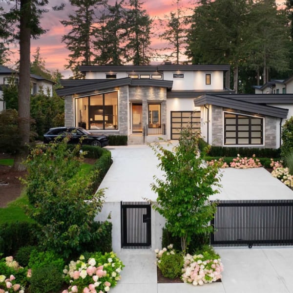 9-bedroom luxury home in 2565 141 Street, Surrey, BC