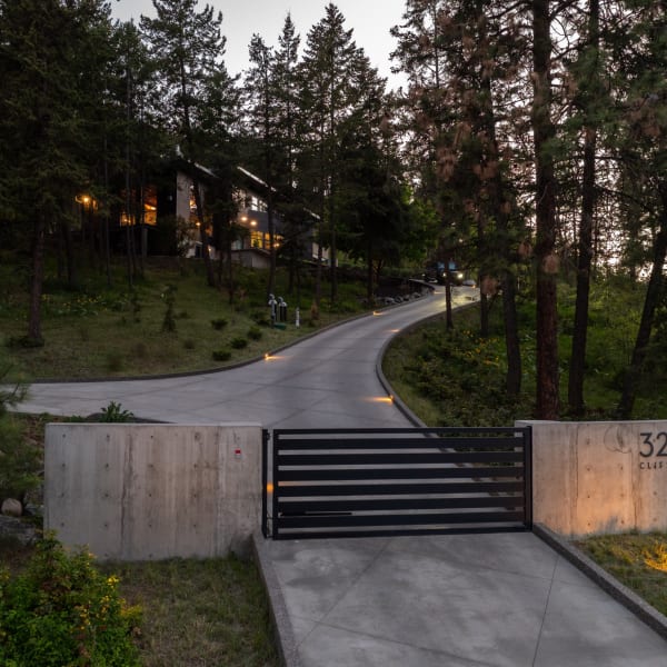3-bedroom luxury home in 324 Clifton Road, Kelowna, BC