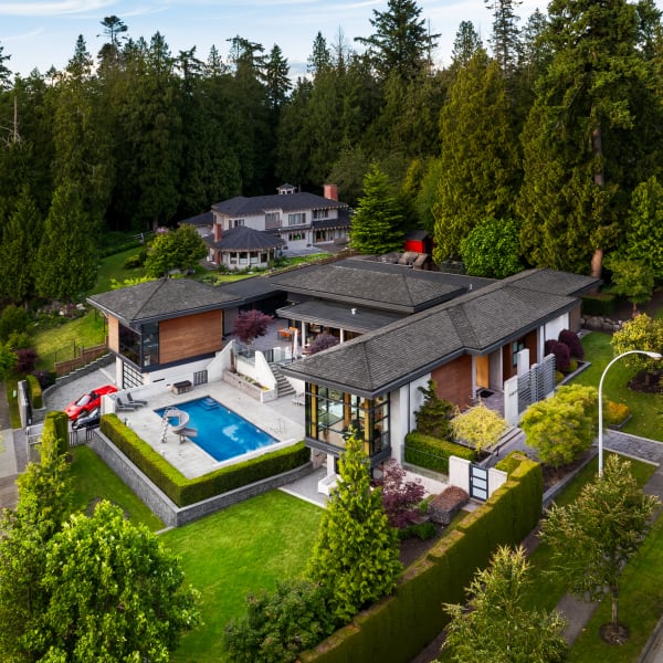 5-bedroom luxury home in 13677 32 Avenue, Surrey, BC
