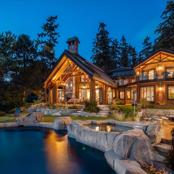 5-bedroom luxury home in 5871 Sunshine Coast Highway, Sechelt, BC