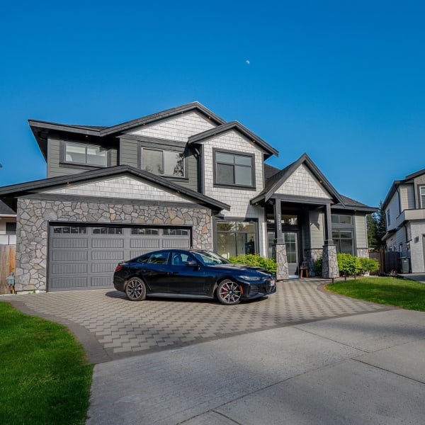5-bedroom luxury home in 3222 197 Street, Langley, BC