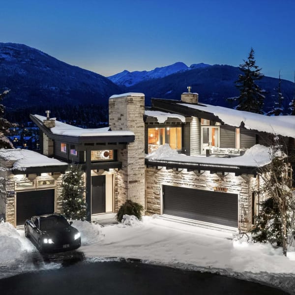 5-bedroom luxury home in 3855 Sunridge Court, Whistler, BC