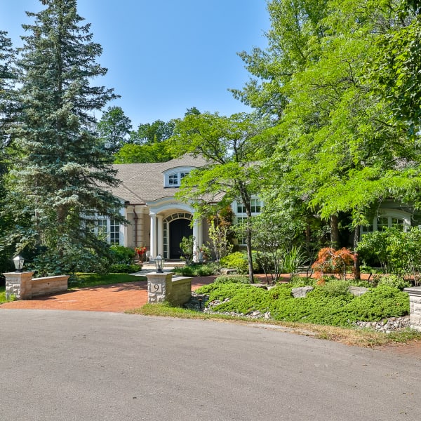6-bedroom luxury home in 9 Seinecliffe Road, Markham, ON