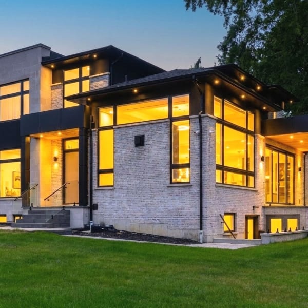 8-bedroom luxury home in 1143 Kane Road, Mississauga, ON