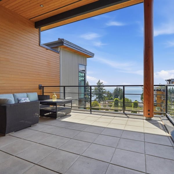 2-bedroom luxury home in PH512 - 14855 Thrift Avenue, White Rock, BC
