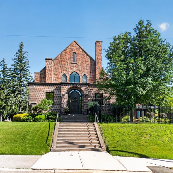 4-bedroom luxury home in 45 McMurray Street, Bracebridge, ON