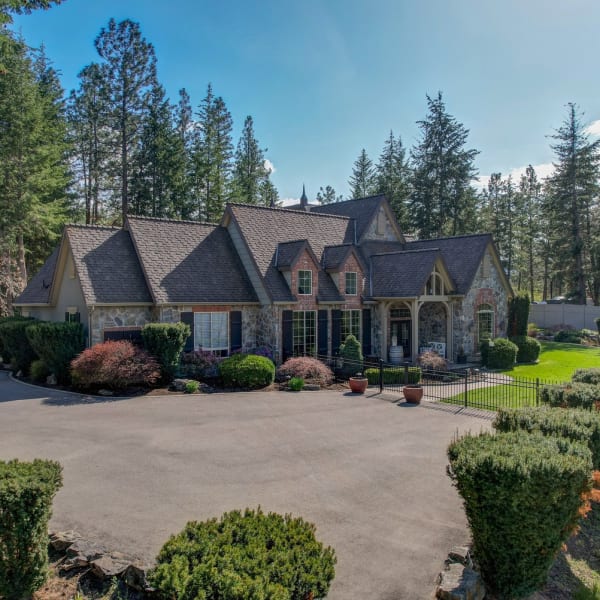 3-bedroom luxury home in 2957 Harvard Road, Kelowna, BC